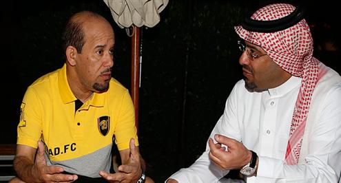 خالد القروني يوقع للاتحاد لمدة عام واحد